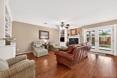 303 Longview Drive, Sugar Land, TX 77478 - Photo 7