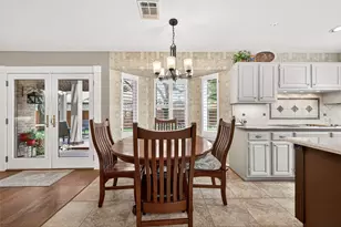 303 Longview Dr, Sugar Land, TX 77478 - Photo 11