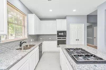 19 Long Springs Place, The Woodlands, TX 77382 - Photo 17