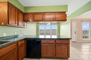 10423 Schaper Rd, Galveston, TX 77554 - Photo 7