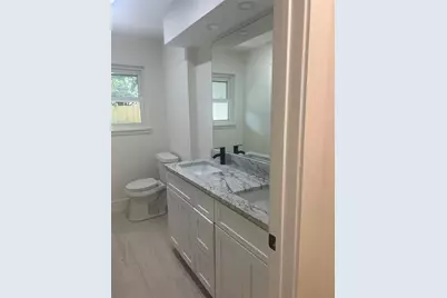 7819 Skyline Drive, Houston, TX 77063 - Photo 11
