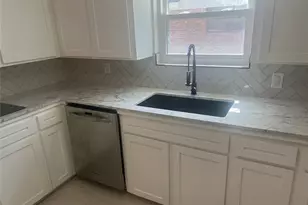 7819 Skyline Dr, Houston, TX 77063 - Photo 19