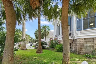 1103 33rd St, Galveston, TX 77550 - Photo 43