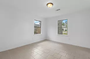 8161 Record St, Houston, TX 77028 - Photo 11