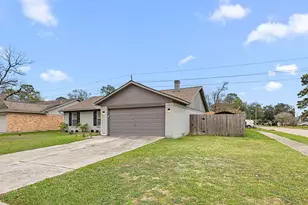 2302 Marble Falls Dr, Spring, TX 77373 - Photo 5