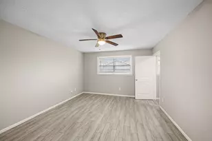 2302 Marble Falls Dr, Spring, TX 77373 - Photo 11