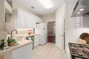 5122 Tidewater Ct, Pasadena, TX 77505 - Photo 9