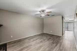 2521 Crosstimbers St, Huntsville, TX 77320 - Photo 7