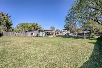 5220 Krueger Drive, Dickinson, TX 77539 - Photo 19