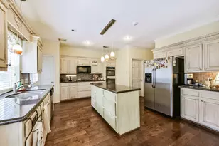 1306 N Gabriel River Cir, Sugar Land, TX 77478 - Photo 19