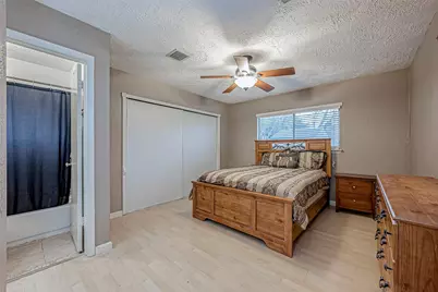 2122 Heritage Colony Drive, Friendswood, TX 77546 - Photo 13