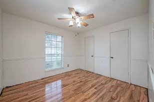 2122 Heritage Colony Dr, Friendswood, TX 77546 - Photo 17