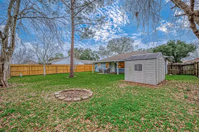 2122 Heritage Colony Drive, Friendswood, TX 77546 - Photo 23