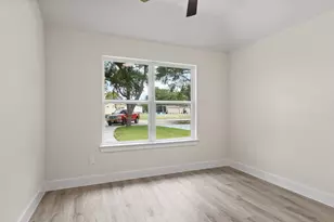 142B College St, Fresno, TX 77545 - Photo 9
