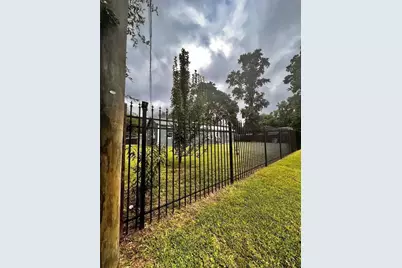 501 N 2nd Street, Livingston, TX 77351 - Photo 11