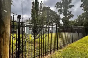 501 N 2nd St, Livingston, TX 77351 - Photo 11