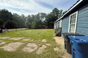 501 N 2nd St, Livingston, TX 77351 - Photo 5