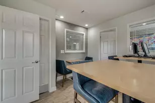 7610 Cameron Rd, Austin, TX 78752 - Photo 33