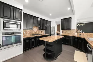 14910 Lake Woodbridge Ct, Sugar Land, TX 77498 - Photo 11