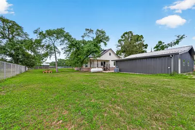 803 County Road 772, Damon, TX 77430 - Photo 41