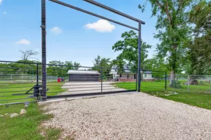 803 County Rd 772, Damon, TX 77430 - Photo 43