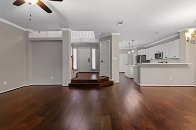 107 S Spiral Vine Circle, The Woodlands, TX 77381 - Photo 11