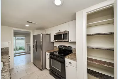 1059 Country Place Dr Drive #1059, Houston, TX 77079 - Photo 11