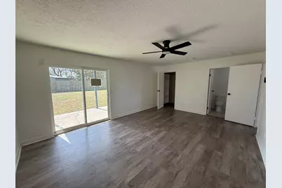 402 Tresvant Drive, Houston, TX 77598 - Photo 35