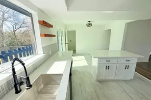 402 Tresvant Dr, Houston, TX 77598 - Photo 11