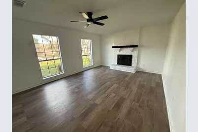 402 Tresvant Drive, Houston, TX 77598 - Photo 33