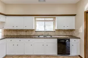 1703 Plantation Dr, Richmond, TX 77406 - Photo 11