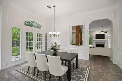 30 Skyland Place, The Woodlands, TX 77381 - Photo 3