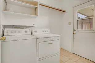 16923 Meadowleigh Ct, Sugar Land, TX 77479 - Photo 27
