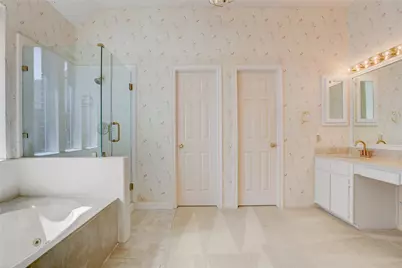 16923 Meadowleigh Court, Sugar Land, TX 77479 - Photo 19