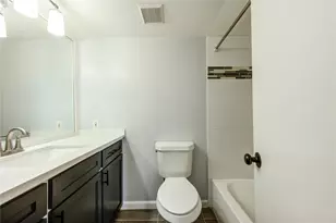 213 Tremont St, Galveston, TX 77550 - Photo 17