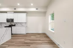 7901 Grandview St, Houston, TX 77051 - Photo 9