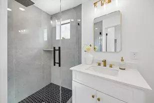 1329 W 22nd St, Houston, TX 77008 - Photo 19
