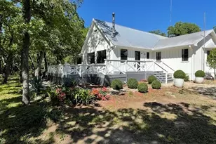 6811 Mockingbird Rd, Flatonia, TX 78941 - Photo 1