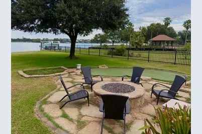 121 Cedar Lane, Seabrook, TX 77586 - Photo 9