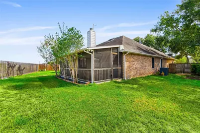 8823 Saratoga Drive, Sugar Land, TX 77479 - Photo 15