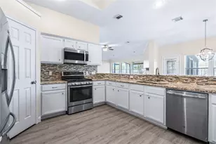 8823 Saratoga Dr, Sugar Land, TX 77479 - Photo 5