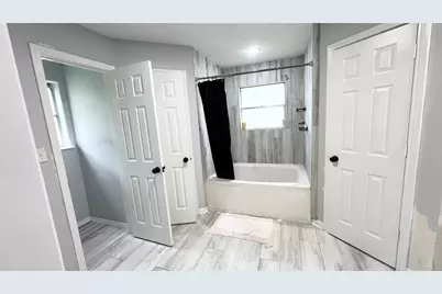 803 Glen Hollow Drive, Conroe, TX 77385 - Photo 11