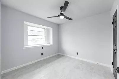 1109 E Columbia Lane, Deer Park, TX 77536 - Photo 17