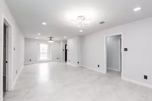 1109 E Columbia Ln, Deer Park, TX 77536 - Photo 5