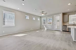 4212 Farm Holw St, Houston, TX 77080 - Photo 5