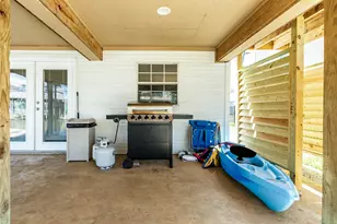 4421 Pelican Rd, Jamaica Beach, TX 77554 - Photo 9