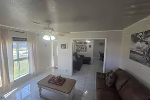 10315 Carthage Dr, Houston, TX 77089 - Photo 5