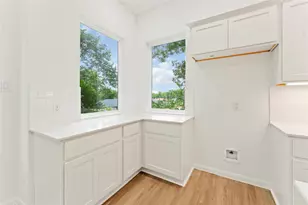 5103 Mallow St, Houston, TX 77033 - Photo 13