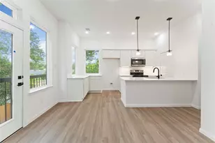 5103 Mallow St, Houston, TX 77033 - Photo 9