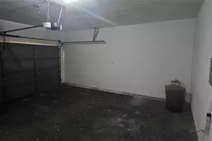 17471 Red Oak Dr, Houston, TX 77090 - Photo 19